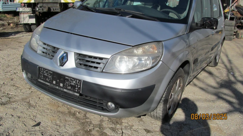 Renault Scenic 1.5 DCI, снимка 3 - Автомобили и джипове - 49419399