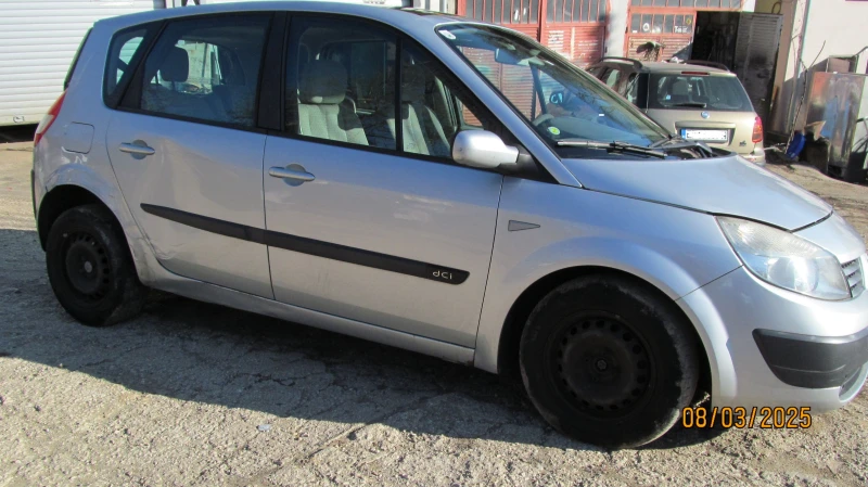 Renault Scenic 1.5 DCI, снимка 2 - Автомобили и джипове - 49419399