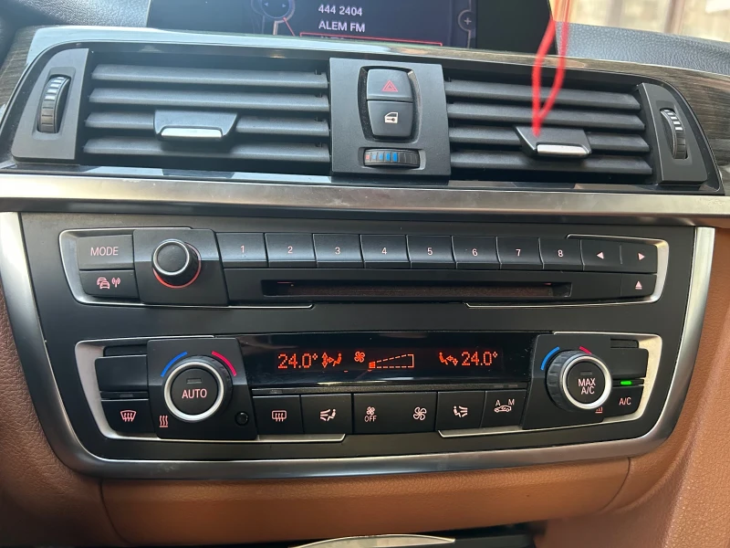 BMW 320 Luxury , снимка 11 - Автомобили и джипове - 52583571