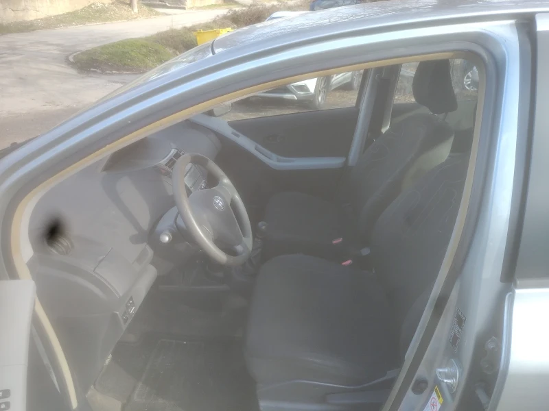 Toyota Yaris 1.33 бенин, снимка 4 - Автомобили и джипове - 53021595