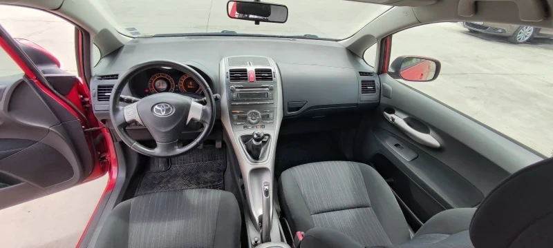 Toyota Auris, снимка 7 - Автомобили и джипове - 48808006