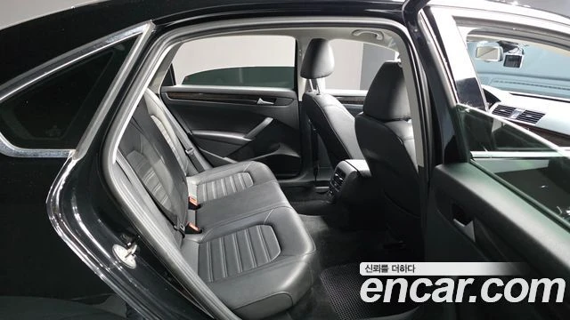 VW Passat, снимка 11 - Автомобили и джипове - 56081699