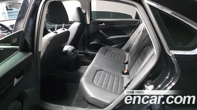 VW Passat, снимка 12 - Автомобили и джипове - 56081699