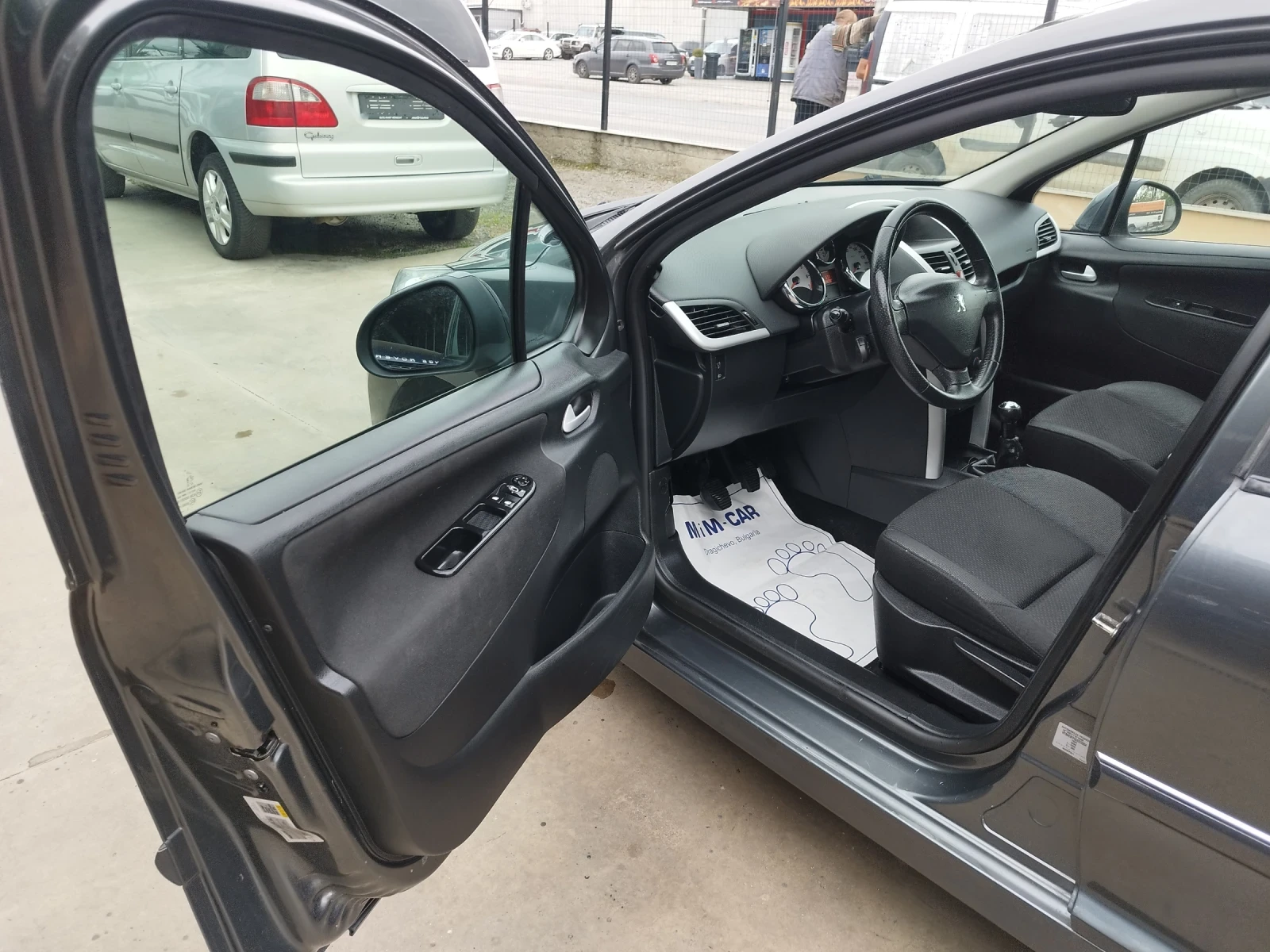 Peugeot 207 1.4i - изображение 9