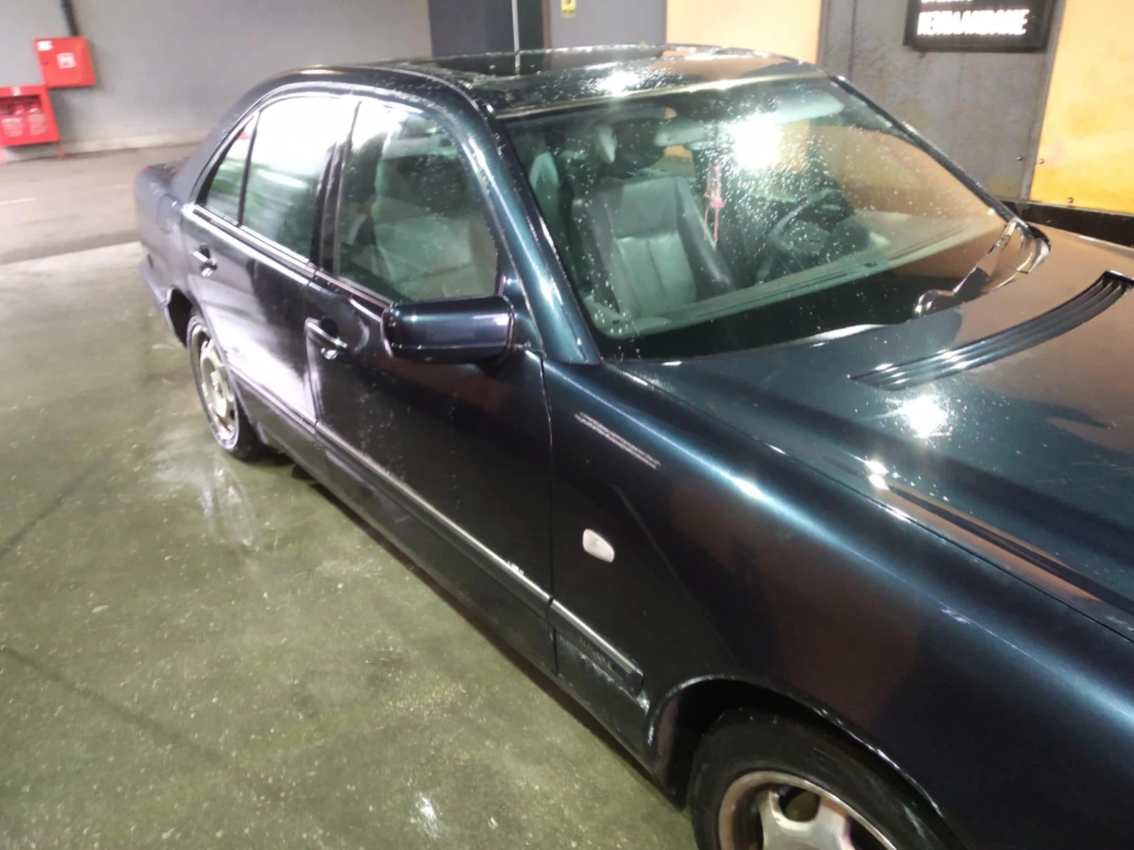 Mercedes-Benz E 200  - изображение 4