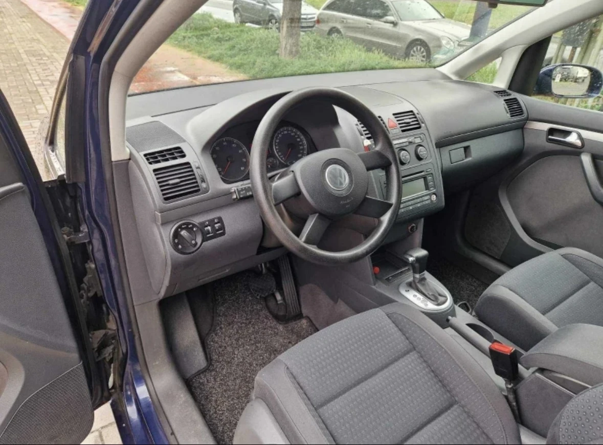 VW Touran 1.6 Бензин АВТОМАТИК - изображение 7