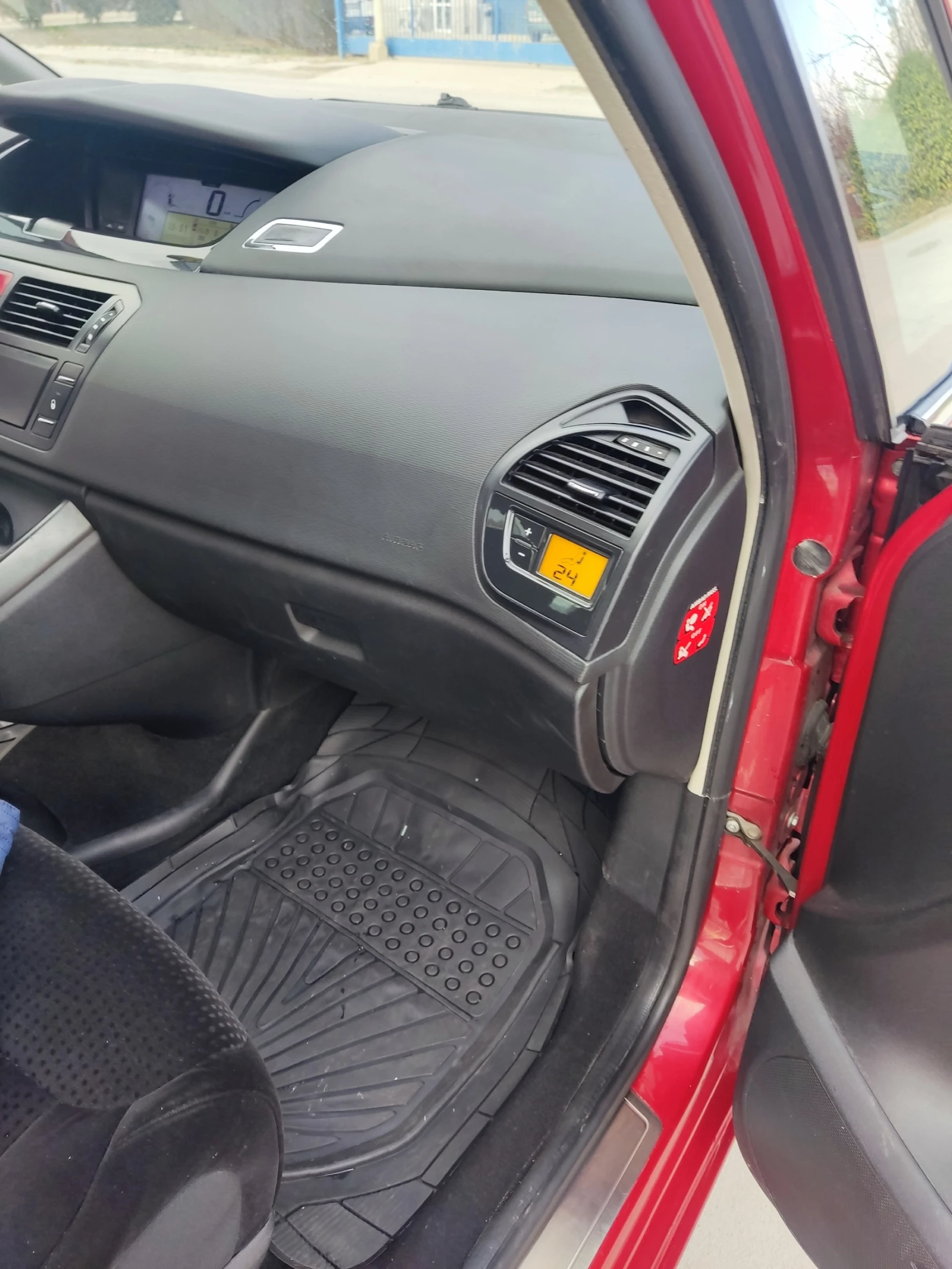 Citroen Grand C4 Picasso  - изображение 6
