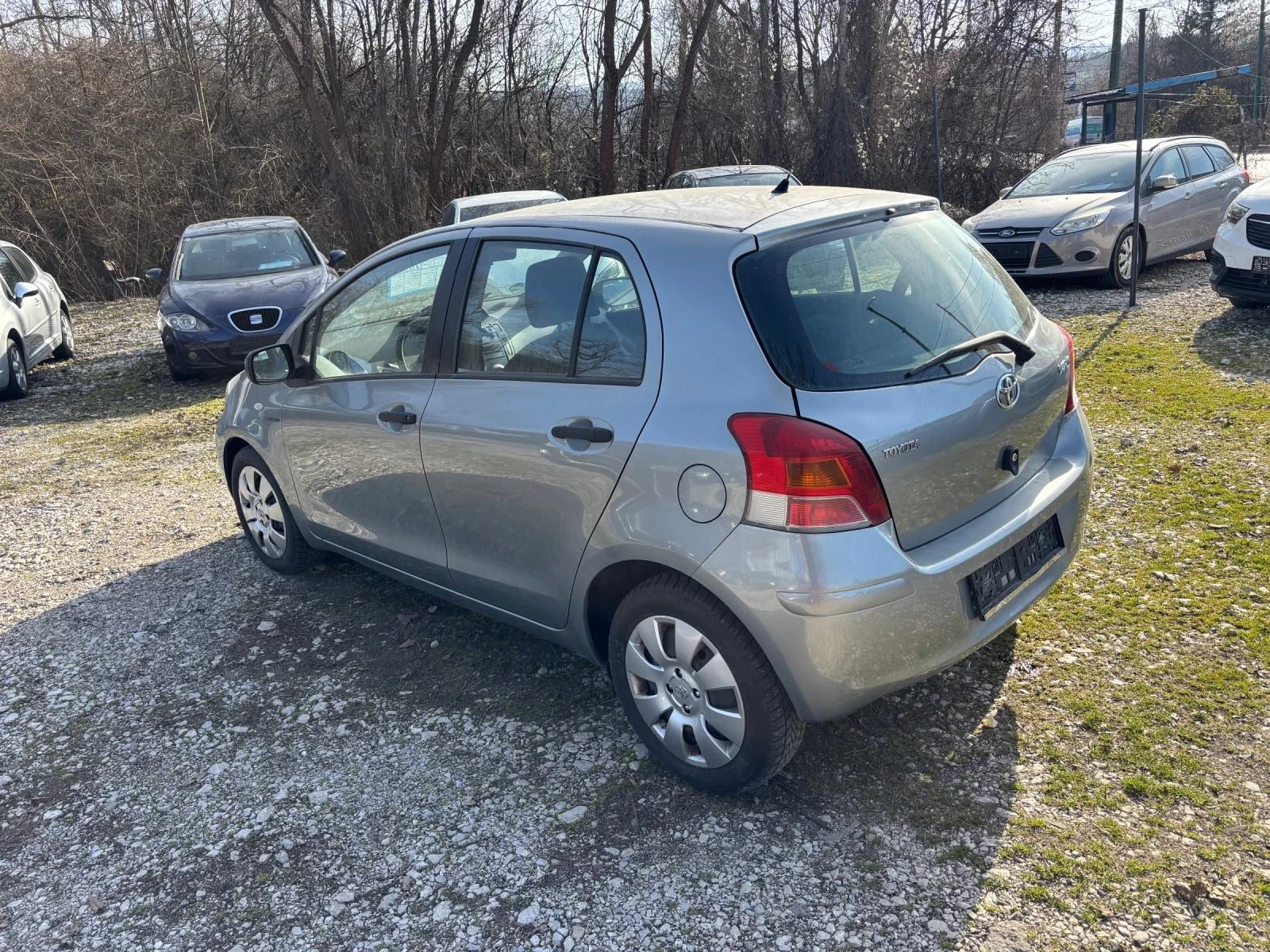 Toyota Yaris 1.33 бенин, снимка 4 - Автомобили и джипове - 53021595