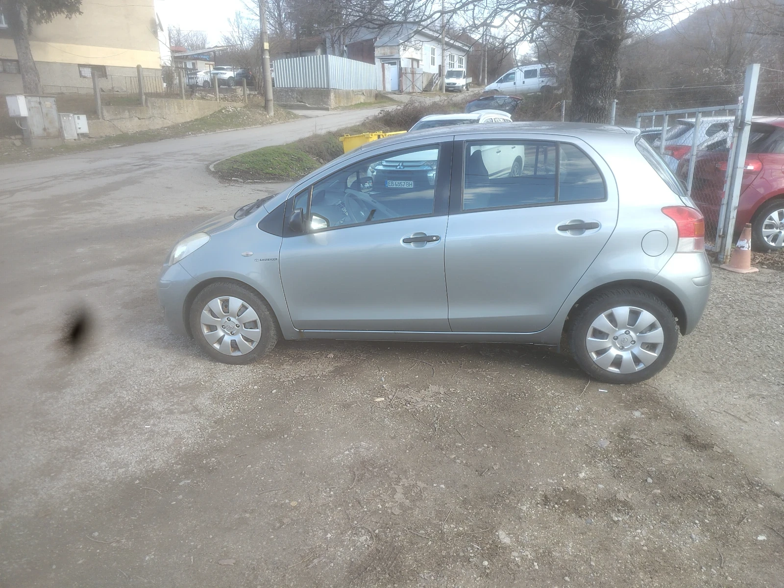 Toyota Yaris 1.33 бенин - изображение 7