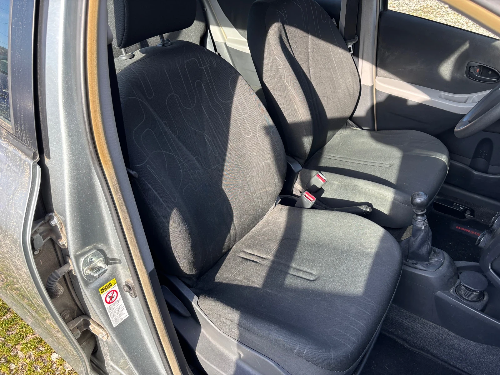 Toyota Yaris 1.33 бенин, снимка 9 - Автомобили и джипове - 53021595