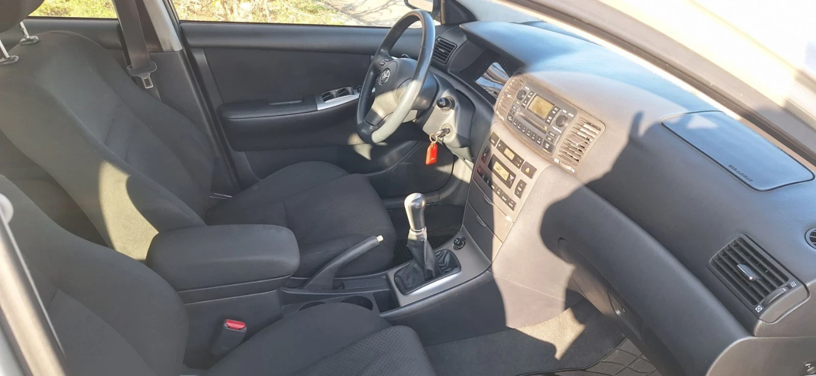 Toyota Corolla 1.4 VVTi, снимка 8 - Автомобили и джипове - 53891622