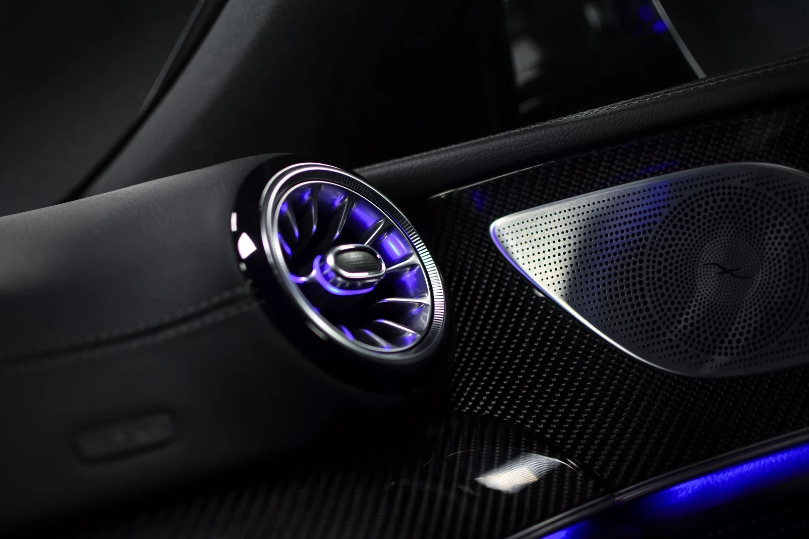 Mercedes-Benz AMG GT 4-door coupe, снимка 15 - Автомобили и джипове - 54209516