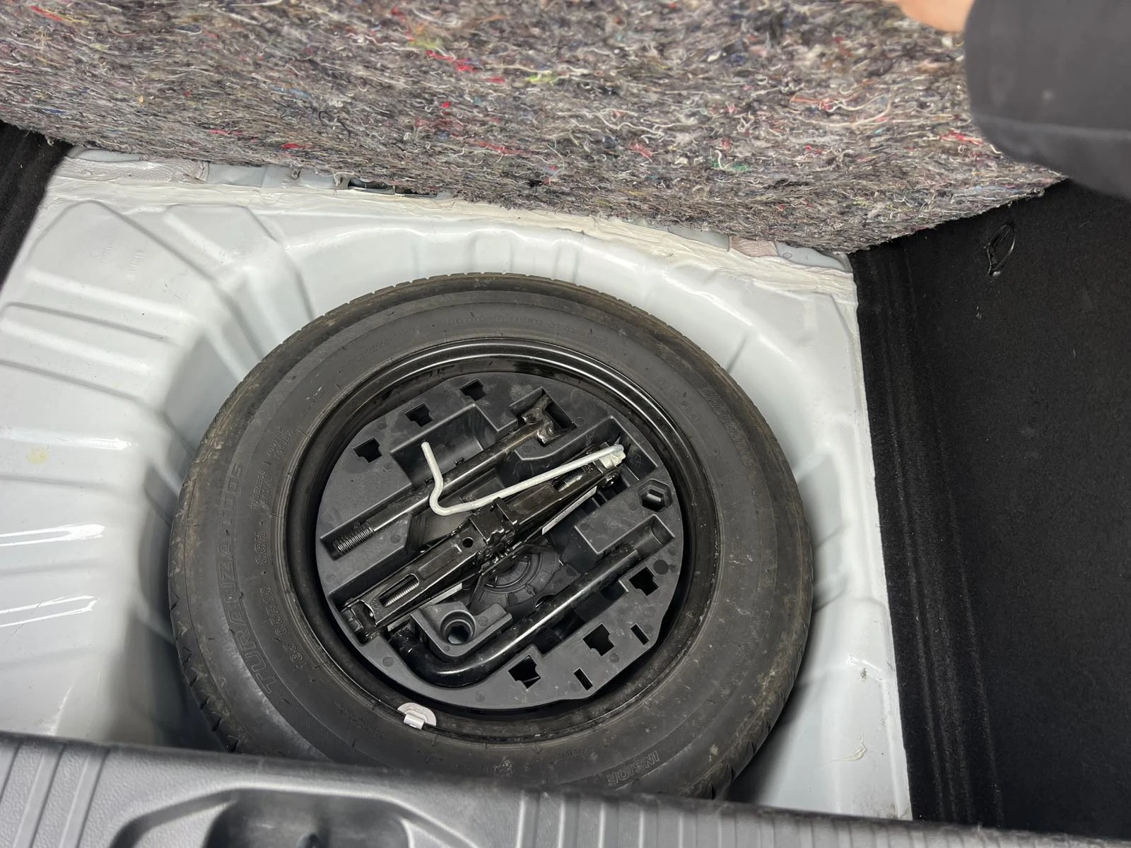 Renault Clio V 1.0 TCe / 100 к.с., снимка 17 - Автомобили и джипове - 54217503