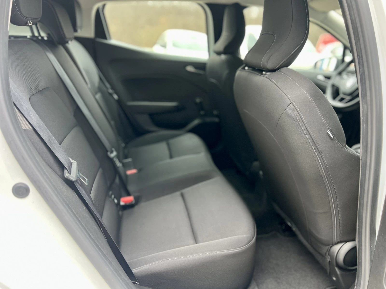 Renault Clio V 1.0 TCe / 100 к.с., снимка 15 - Автомобили и джипове - 54217503