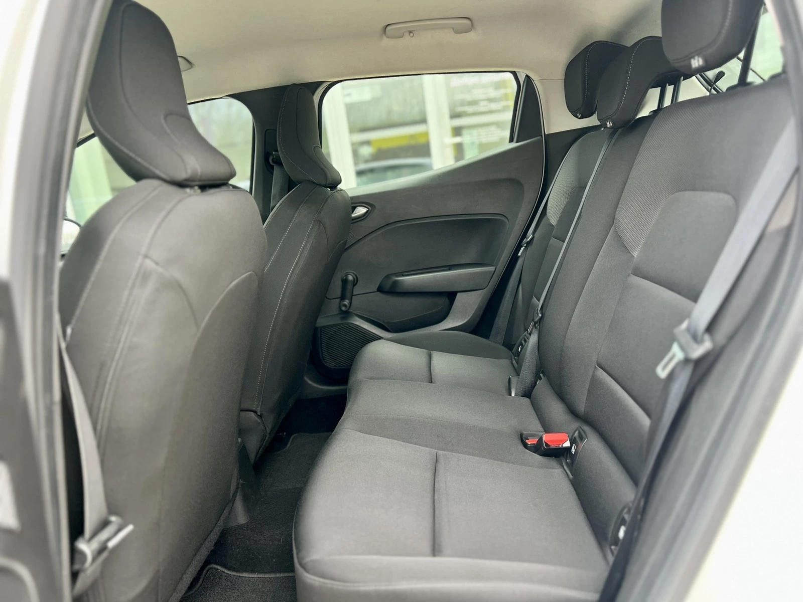 Renault Clio V 1.0 TCe / 100 к.с., снимка 14 - Автомобили и джипове - 54217503