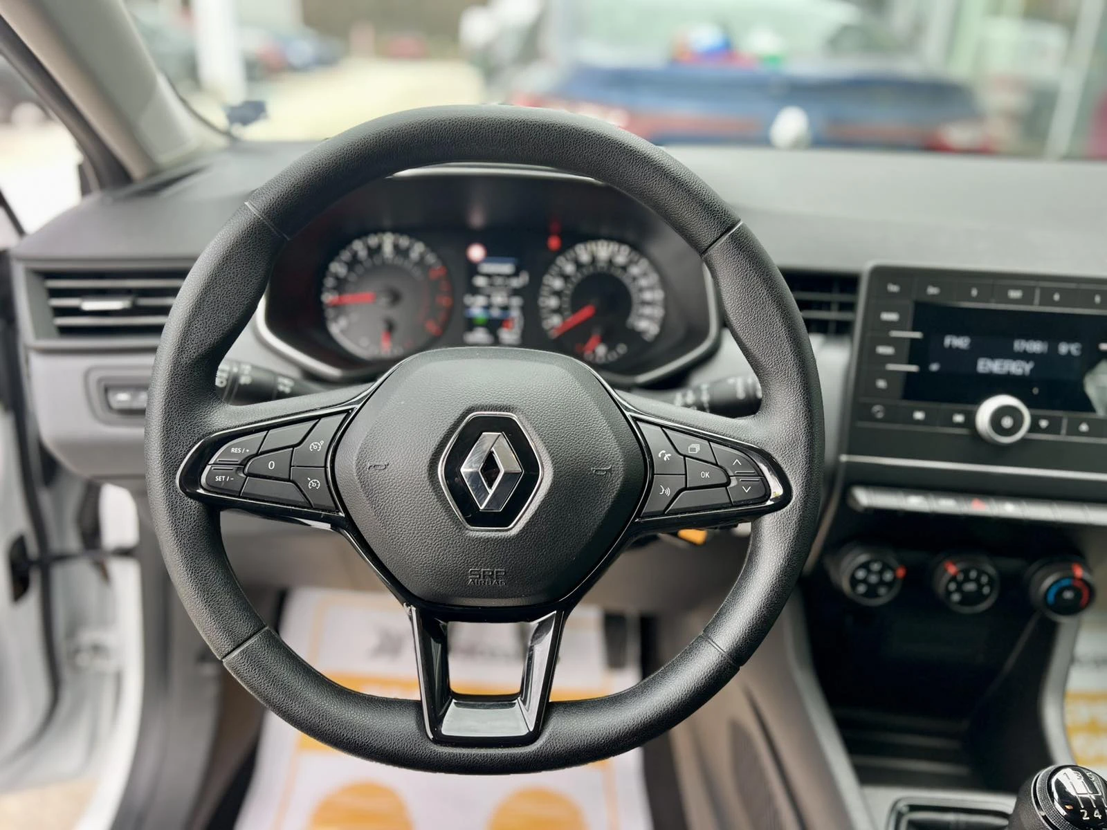 Renault Clio V 1.0 TCe / 100 к.с., снимка 13 - Автомобили и джипове - 54217503