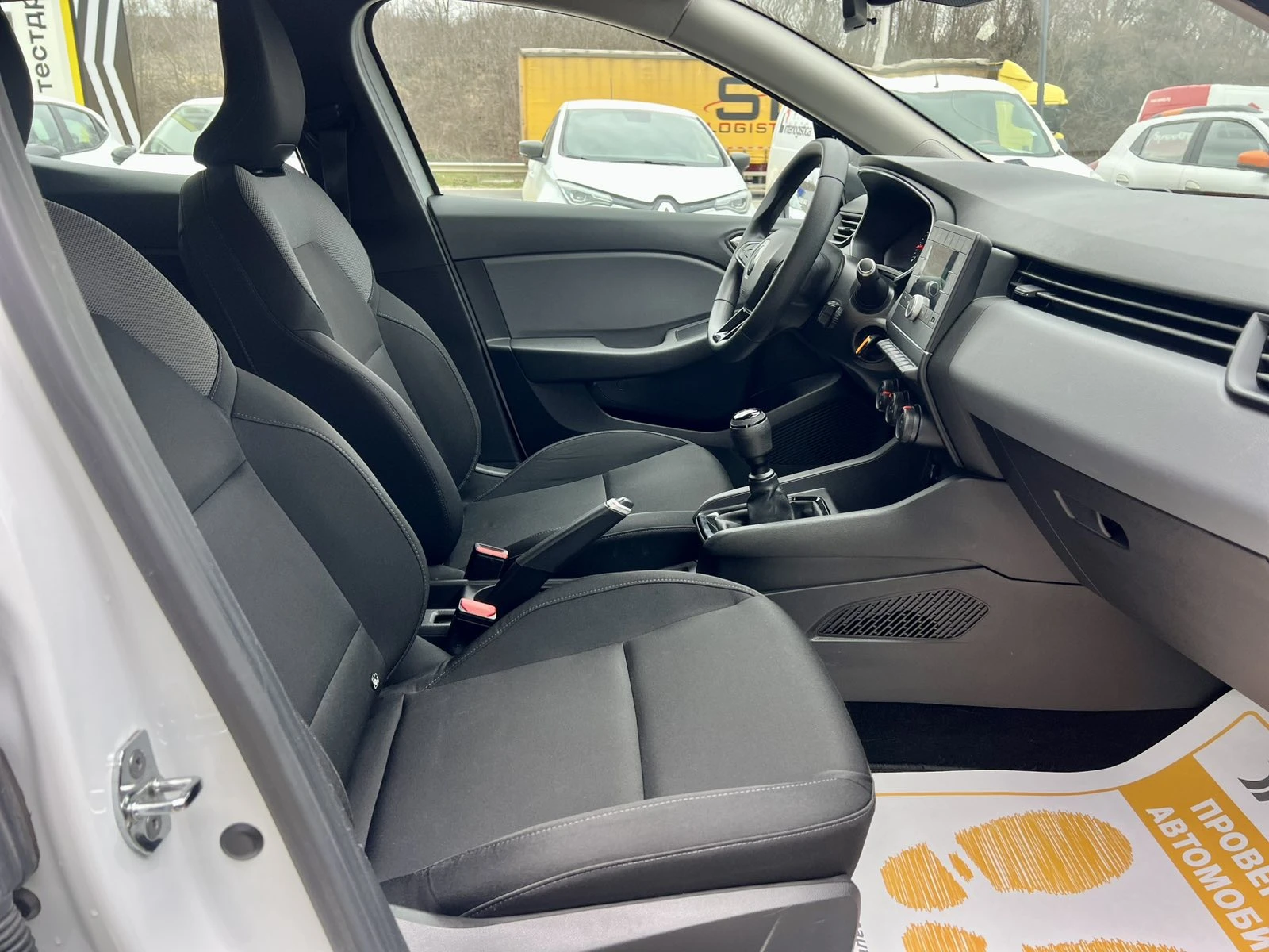 Renault Clio V 1.0 TCe / 100 к.с., снимка 9 - Автомобили и джипове - 54217503