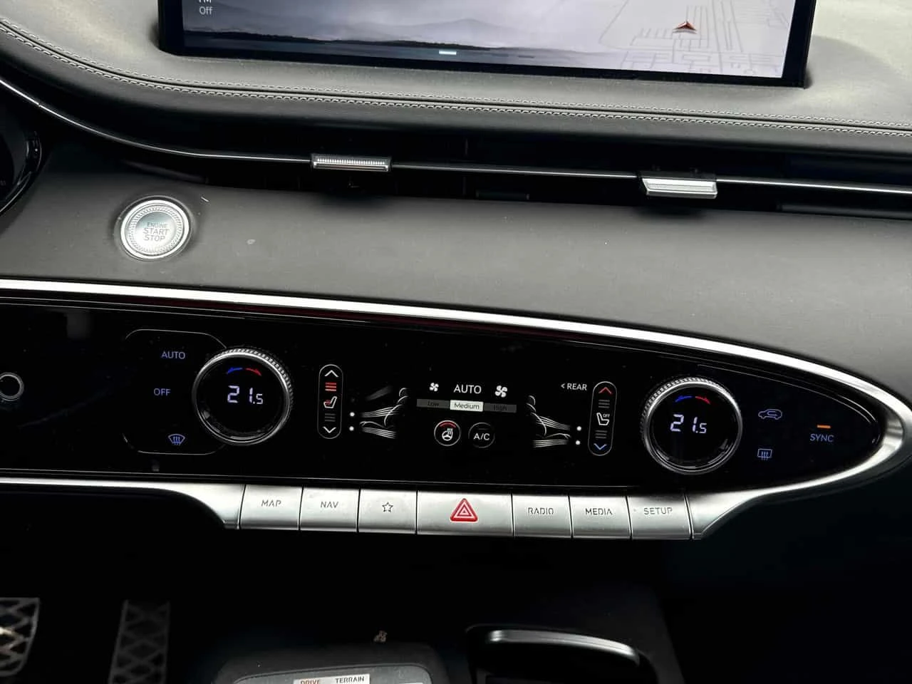 Genesis GV70 * 3.5T Sport Plus * CARFAX * ���� �� �� | Mobile.bg � ����������� 12