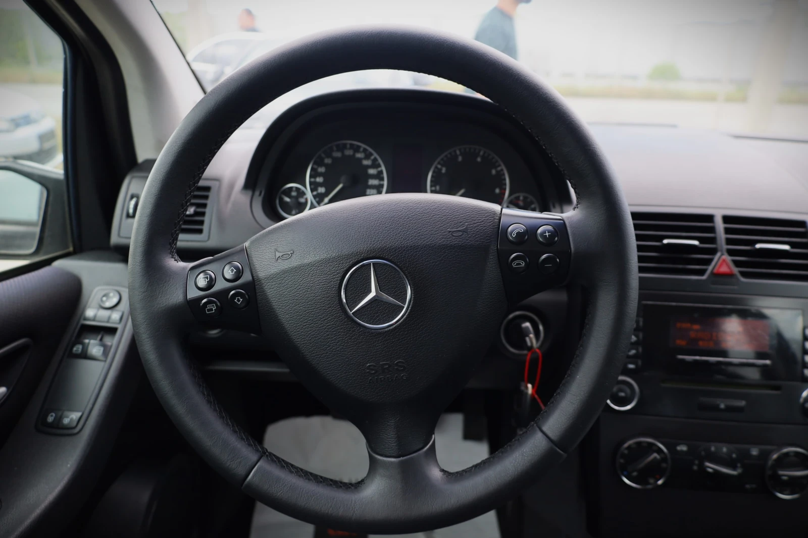 Mercedes-Benz A 150 1.5 Бензин, снимка 13 - Автомобили и джипове - 54552653