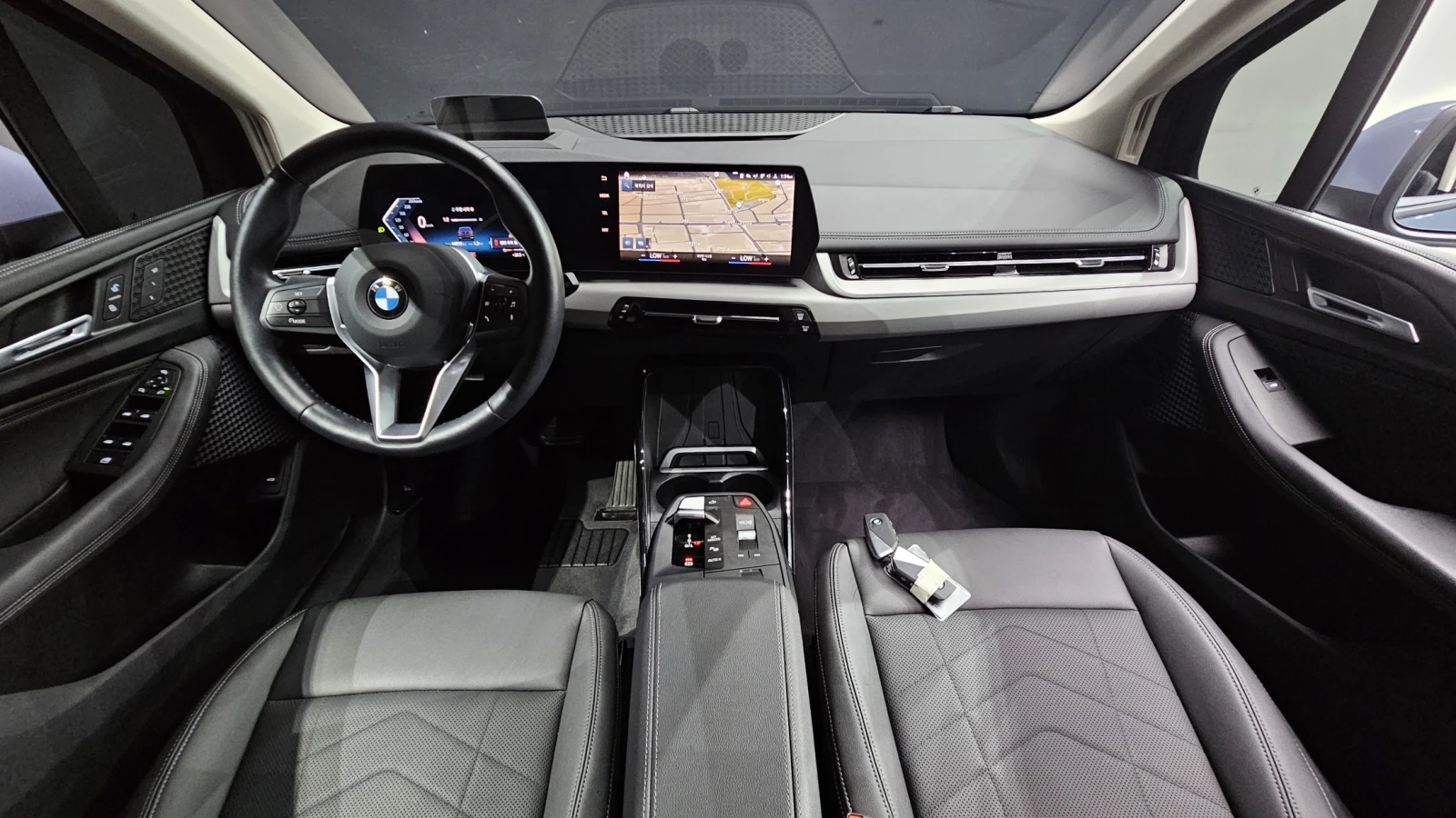 BMW 218 360* ЕЛ. БАГАЖНИК* HUD* BLIND SPOT* КРАЙНА ЦЕНА, снимка 7 - Автомобили и джипове - 55227128