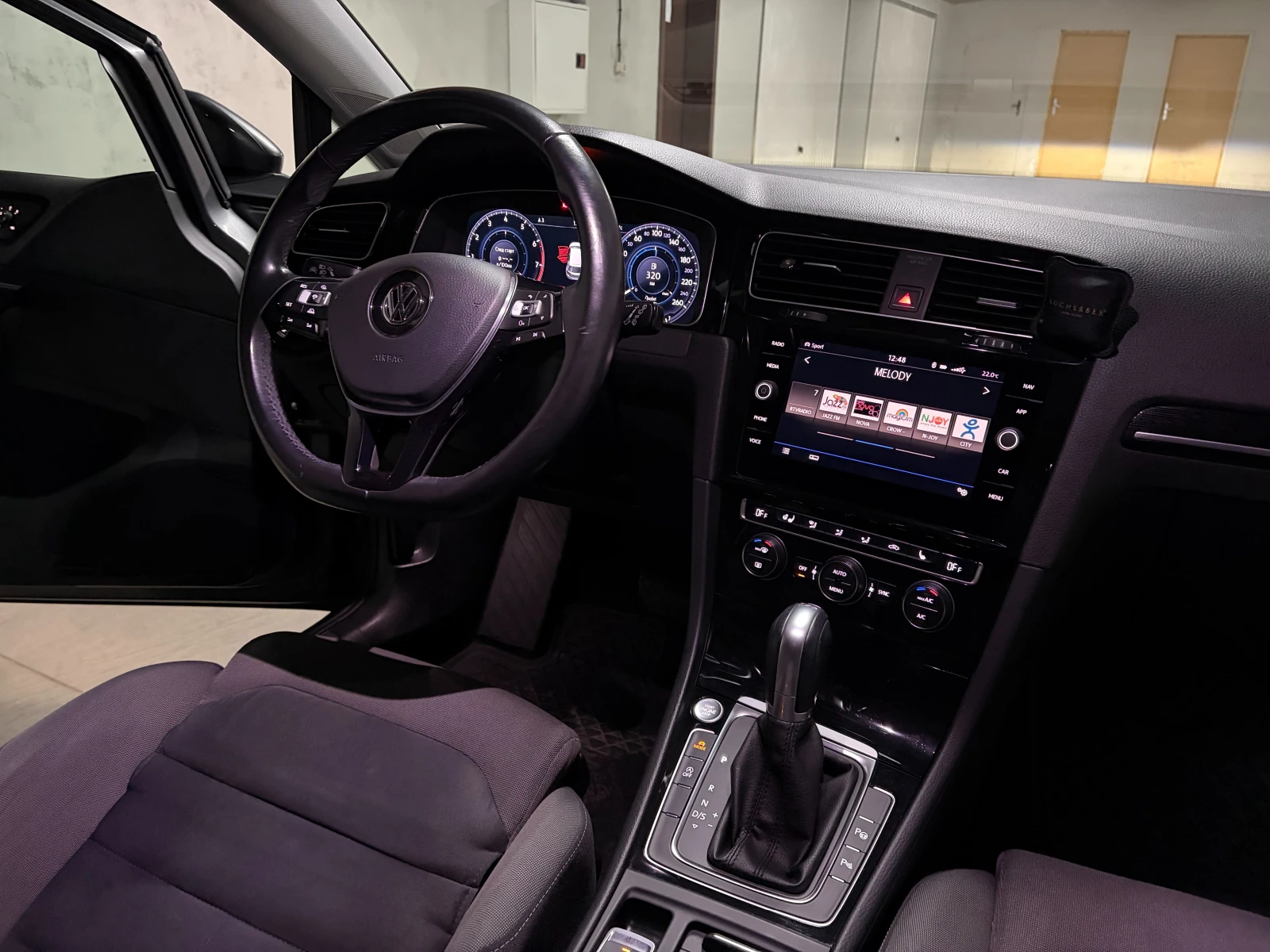 VW Golf 7 Highline 1.5 TSI DSG , снимка 8 - Автомобили и джипове - 55254132