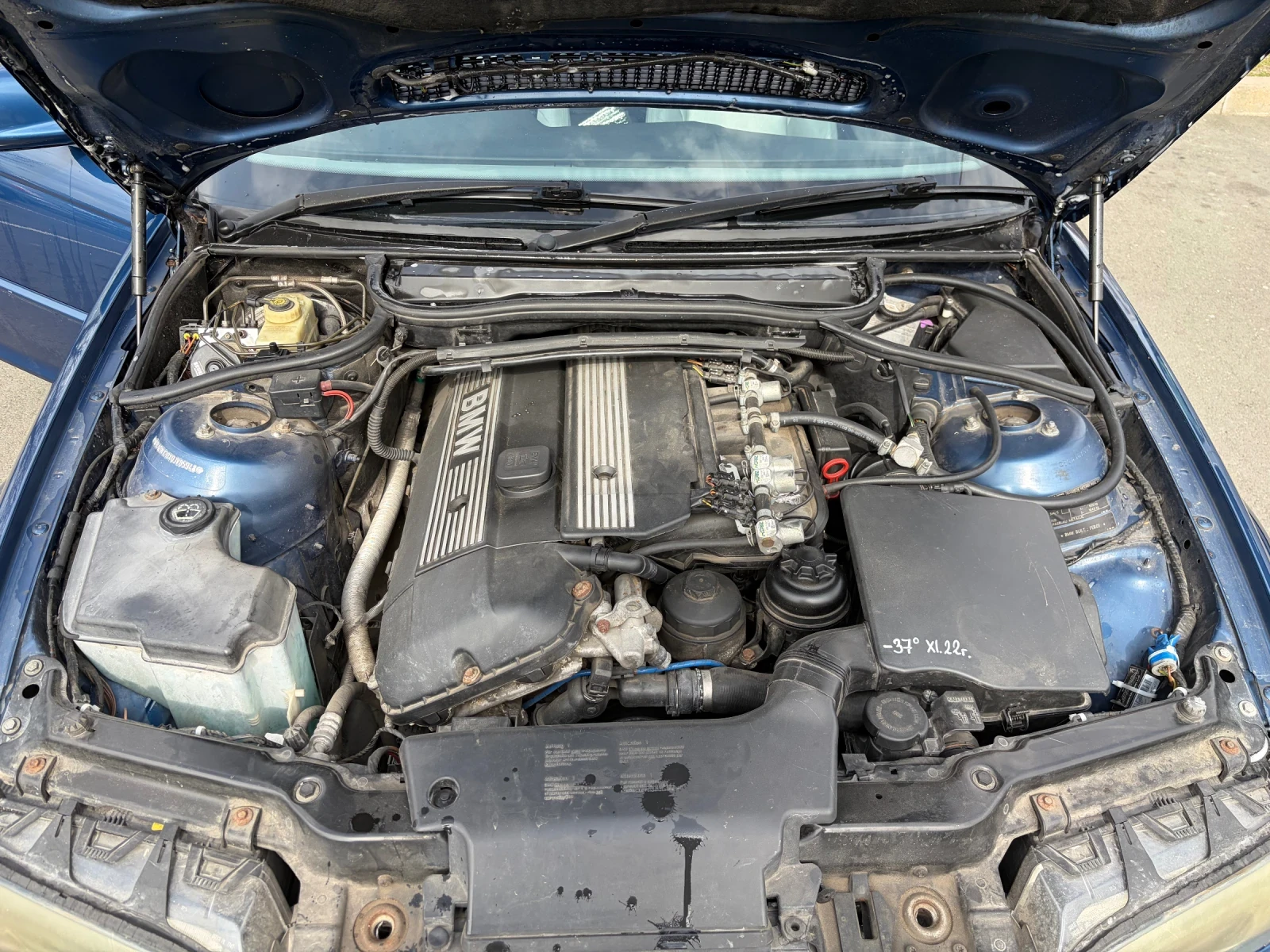 BMW 320, снимка 8 - Автомобили и джипове - 55608925