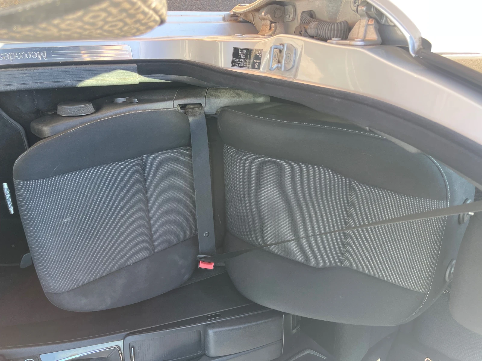 Mercedes-Benz C 220, снимка 11 - Автомобили и джипове - 55626622