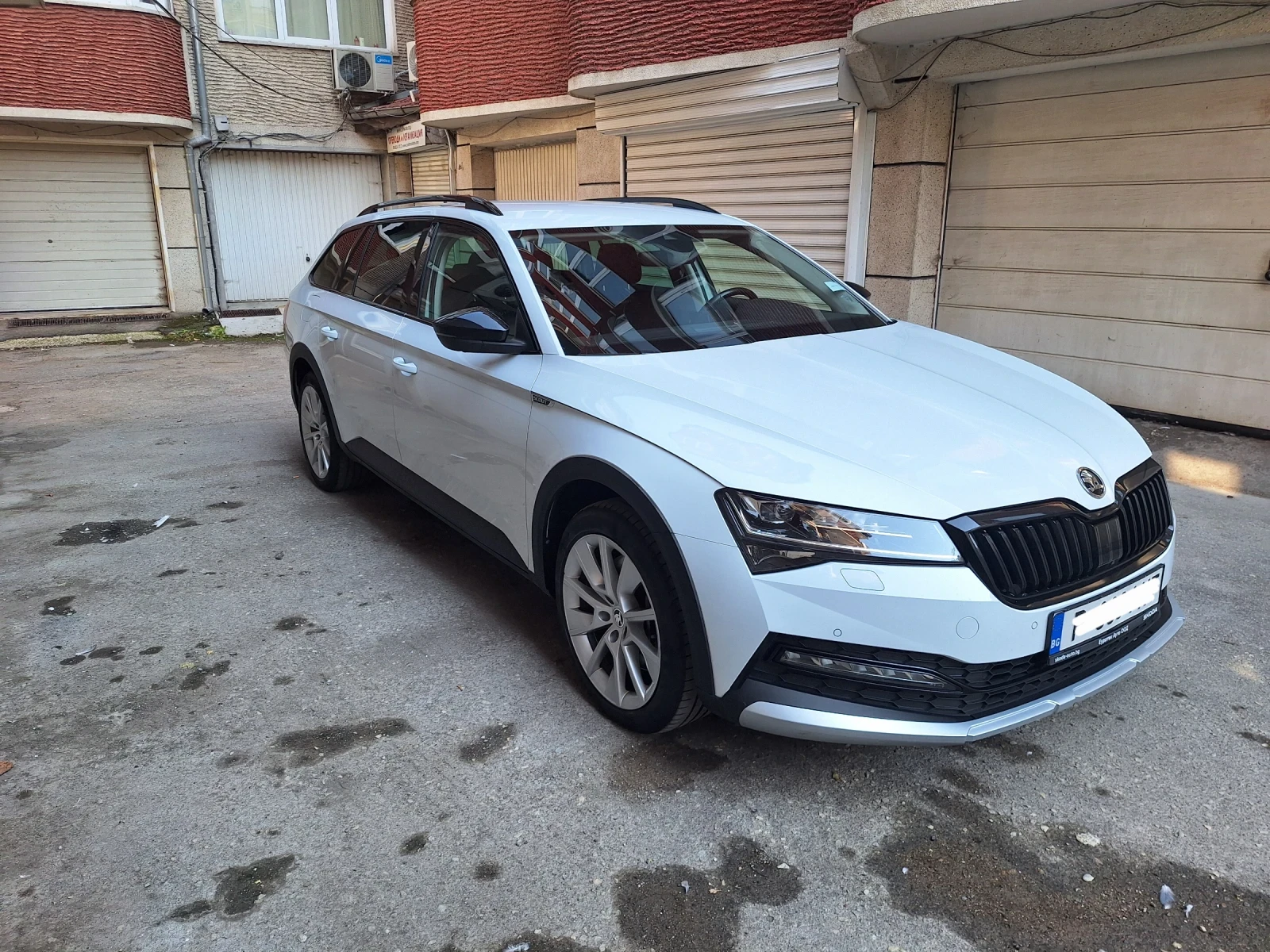 Skoda Superb Scout 2.0TSI 280hp 4x4, гаранция до 2028 г. , снимка 2 - Автомобили и джипове - 55850421