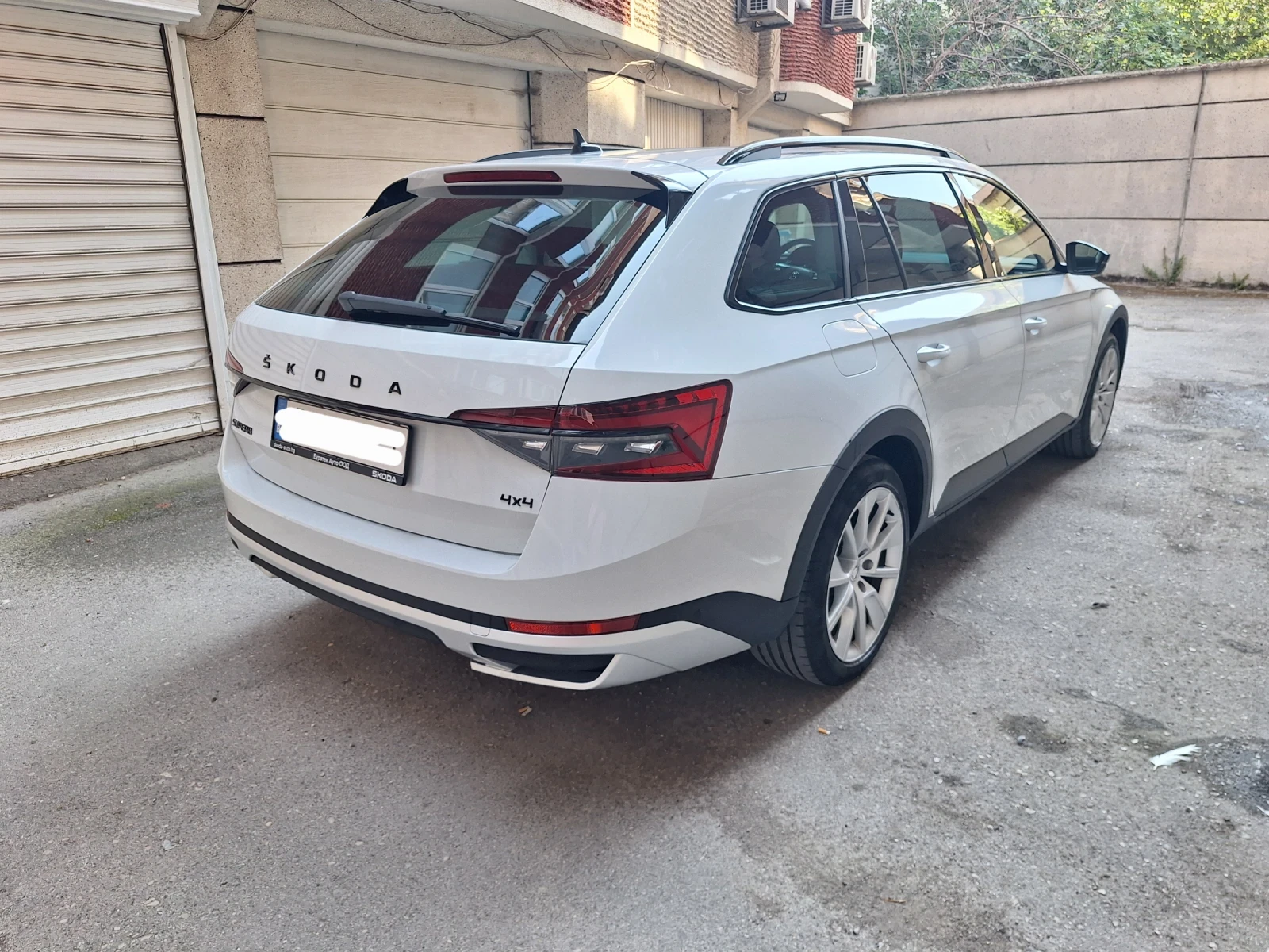 Skoda Superb Scout 2.0TSI 280hp 4x4, гаранция до 2028 г. , снимка 4 - Автомобили и джипове - 55850421