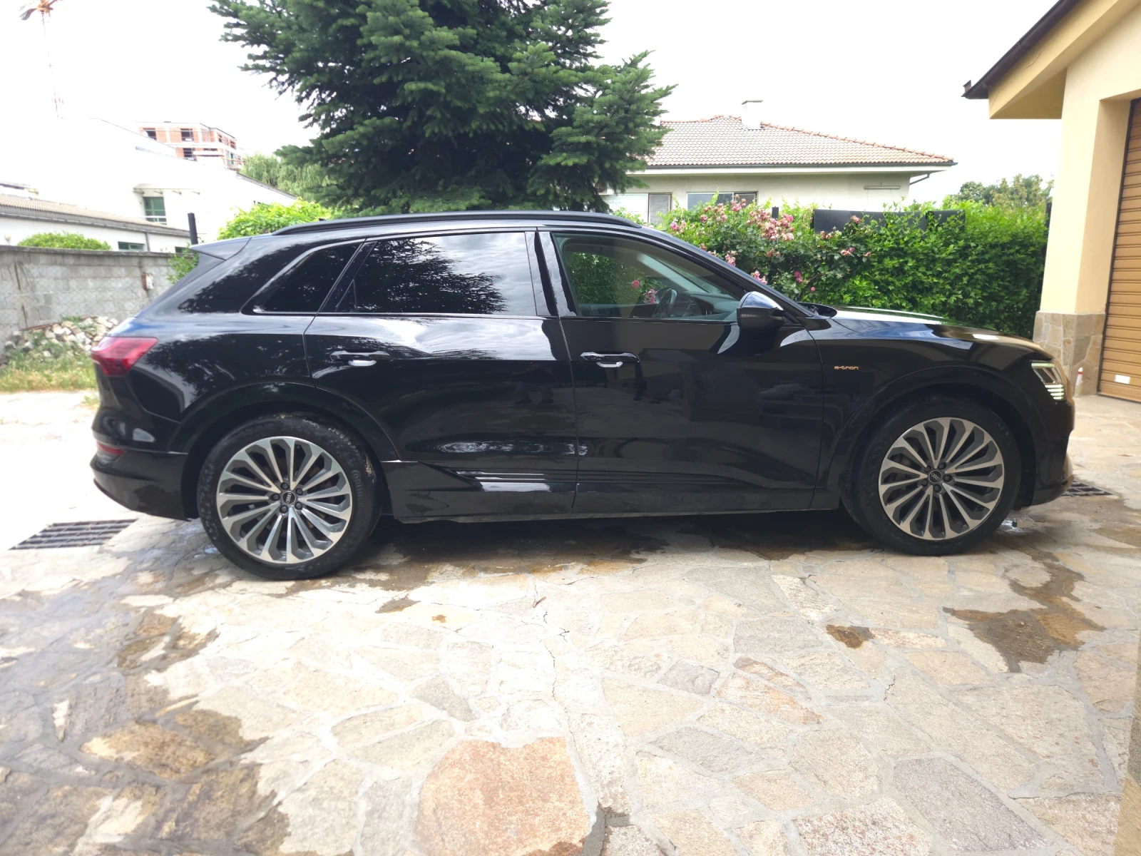 Audi E-Tron 55 quattro 95kwh BLACK, снимка 6 - Автомобили и джипове - 55979135