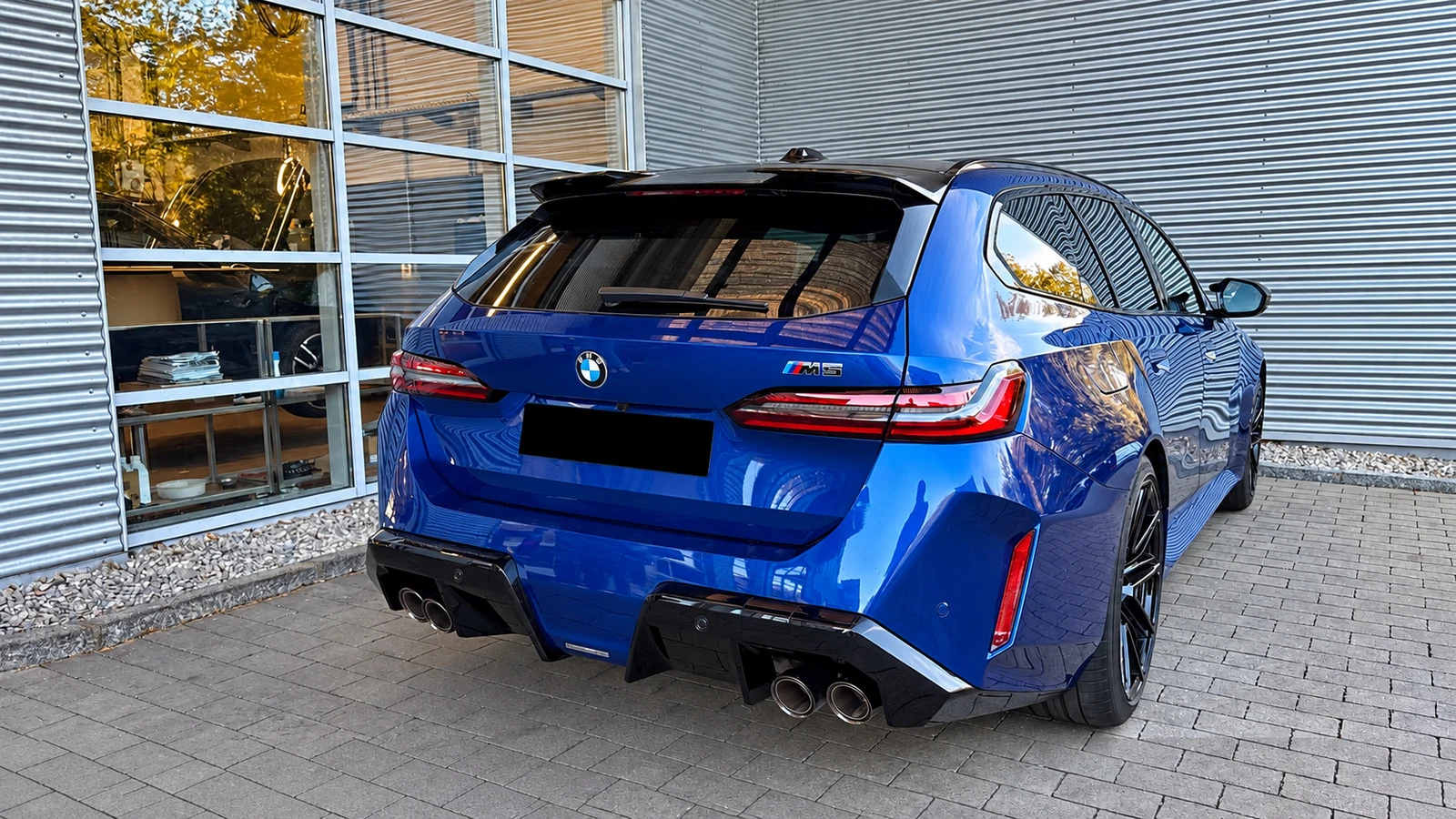 BMW M5 TOURING/xDrive/ICONIC GLOW/B&W/HUD/360 TOP VIEW/ | Mobile.bg � ����������� 3