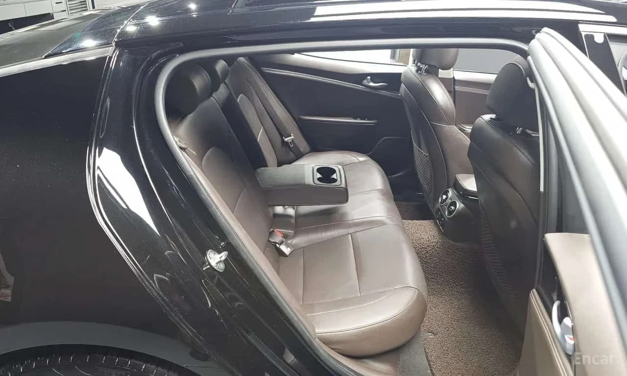 Kia Stinger * 2.0 Turbo AWD * ���� �� �� | Mobile.bg � ����������� 11