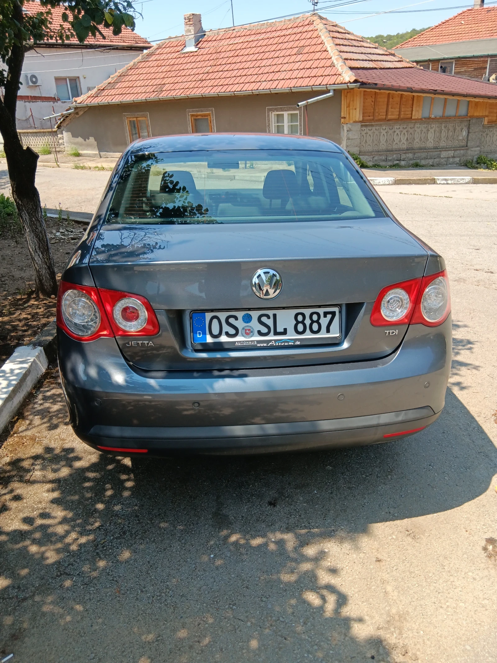VW Jetta Седан, снимка 5 - Автомобили и джипове - 56681547