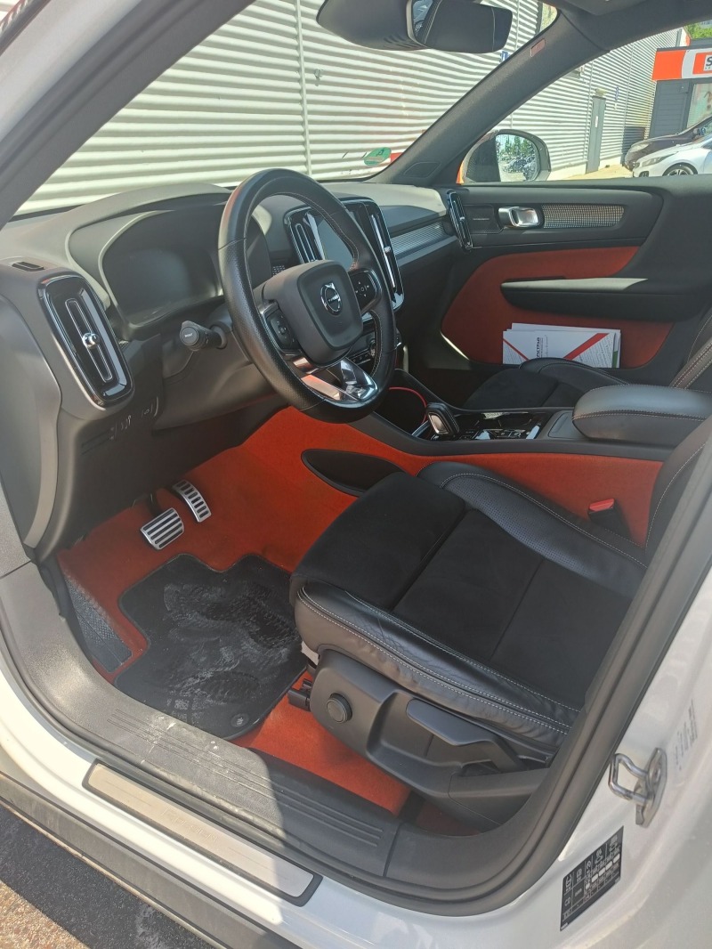 Volvo XC40 T4 2.0 R DESIGN, снимка 2 - Автомобили и джипове - 46271133