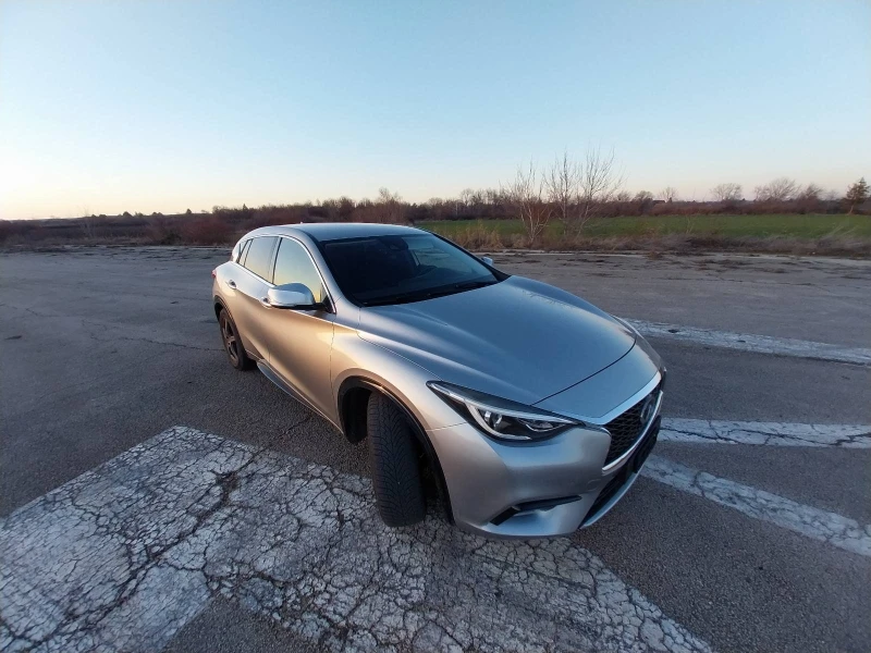 Infiniti Q30 Pure, снимка 2 - Автомобили и джипове - 48929297