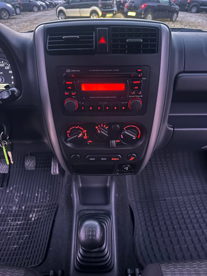 Suzuki Jimny 1.3I 85kc FACE, снимка 13 - Автомобили и джипове - 52801929