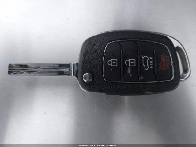 Hyundai Tucson 69k km* Камера* Hil assist* Keyless, снимка 13 - Автомобили и джипове - 53029921