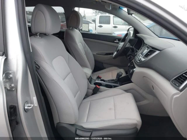Hyundai Tucson 69k km* Камера* Hil assist* Keyless, снимка 9 - Автомобили и джипове - 53029921