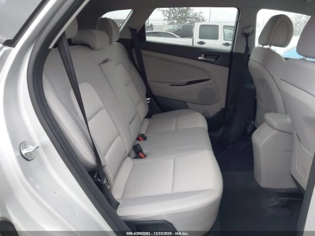 Hyundai Tucson 69k km* Камера* Hil assist* Keyless, снимка 10 - Автомобили и джипове - 53029921