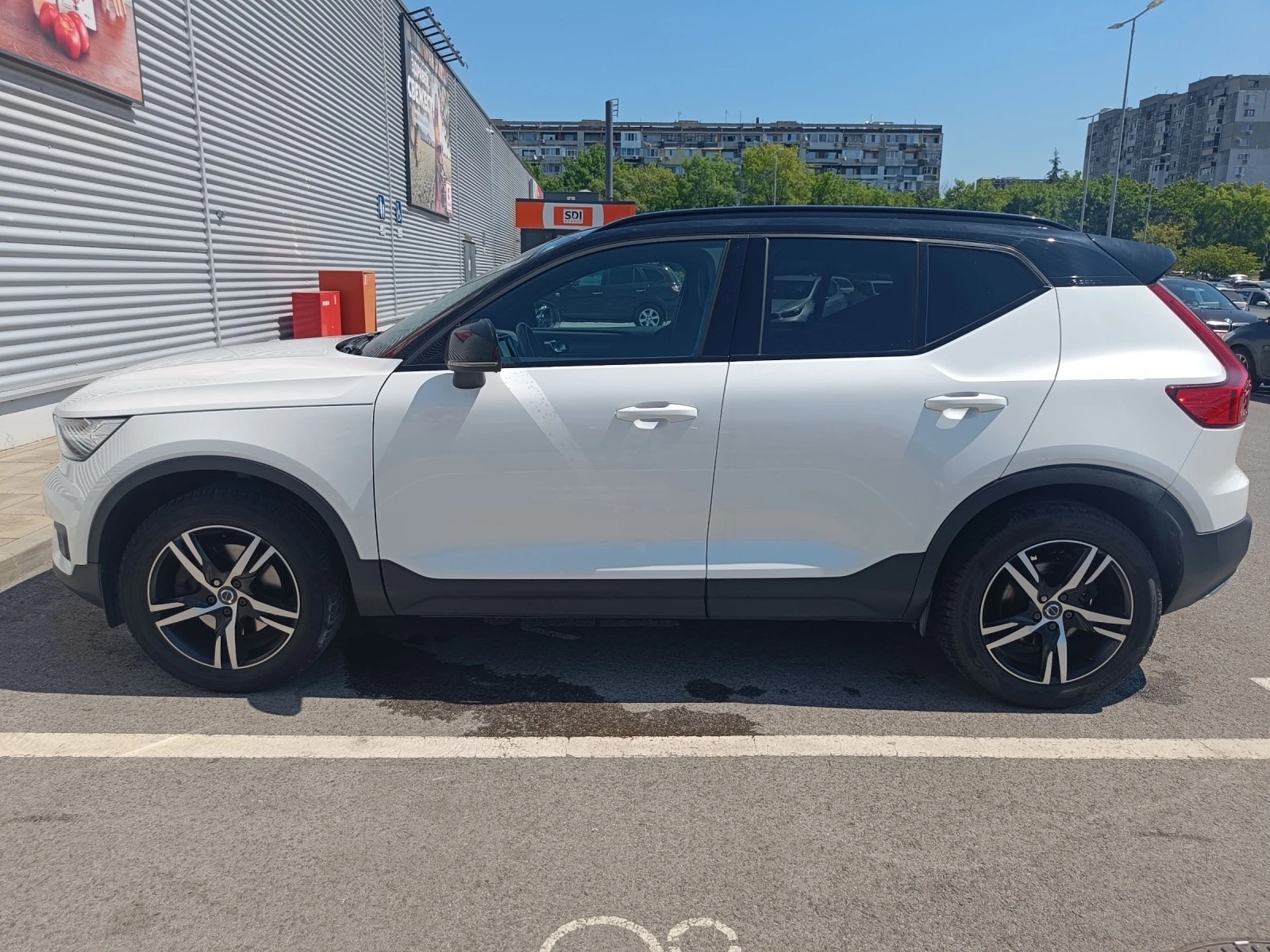 Volvo XC40 T4 2.0 R DESIGN - изображение 3