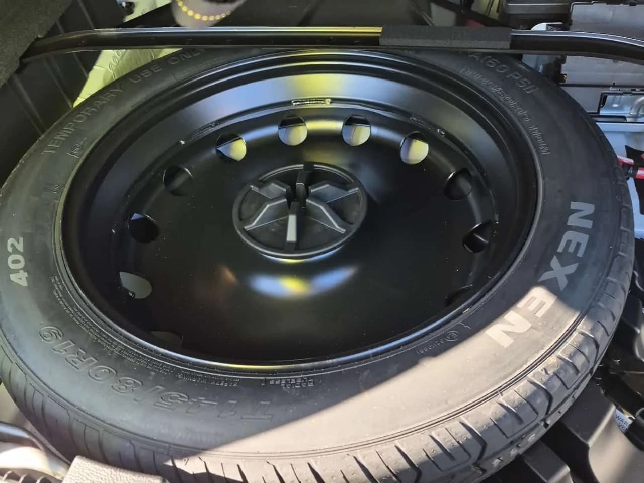 Mercedes-Benz GLC 300 ПАНО| 360 КАМЕРИ| AMBIENT| 2 КЛЮЧА| , снимка 14 - Автомобили и джипове - 54218234