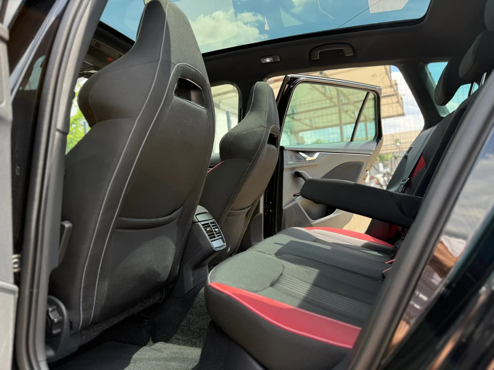 Skoda Kamiq MONTE CARLO , снимка 10 - Автомобили и джипове - 54878093