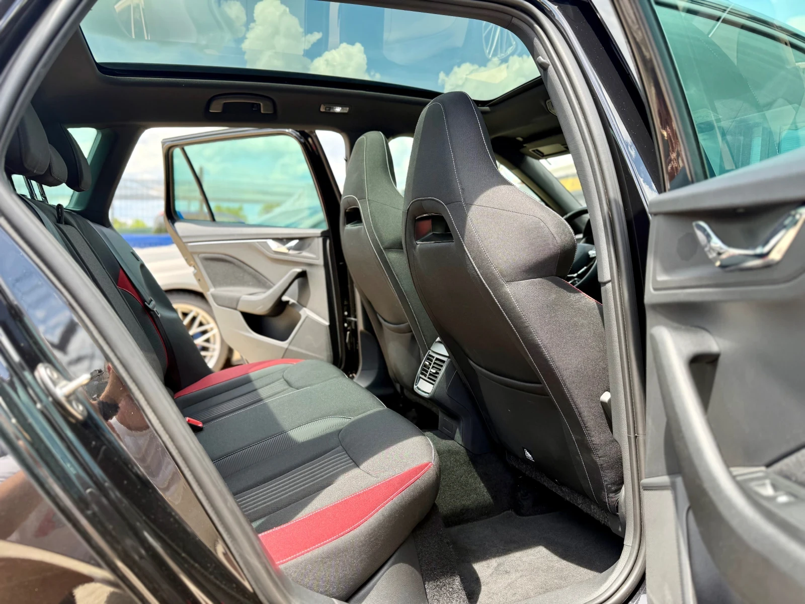 Skoda Kamiq MONTE CARLO , снимка 12 - Автомобили и джипове - 54878093