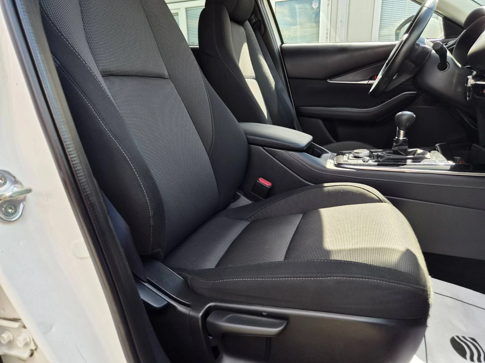 Mazda CX-30 2.0 M HYBRID-БЕНЗИН-EXCLUSIVE-2022г, снимка 12 - Автомобили и джипове - 54918398