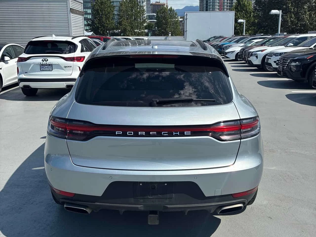 Porsche Macan * AWD * АВТОКРЕДИТ БЕЗ ПЪРВОНАЧАЛНА ВНОСКА* , снимка 4 - Автомобили и джипове - 55083040