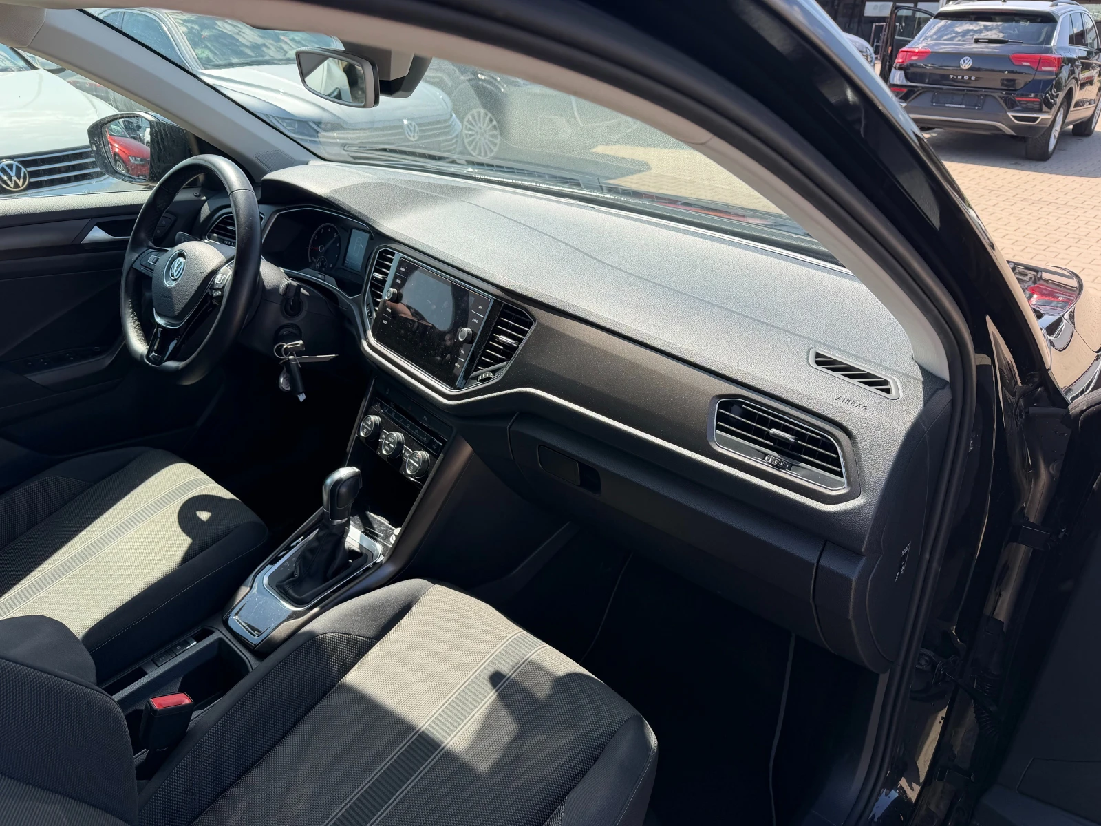 VW T-Roc 1.5TSI AVTOMAT/NAVI/KAMERA EURO 6 | Mobile.bg � ����������� 11