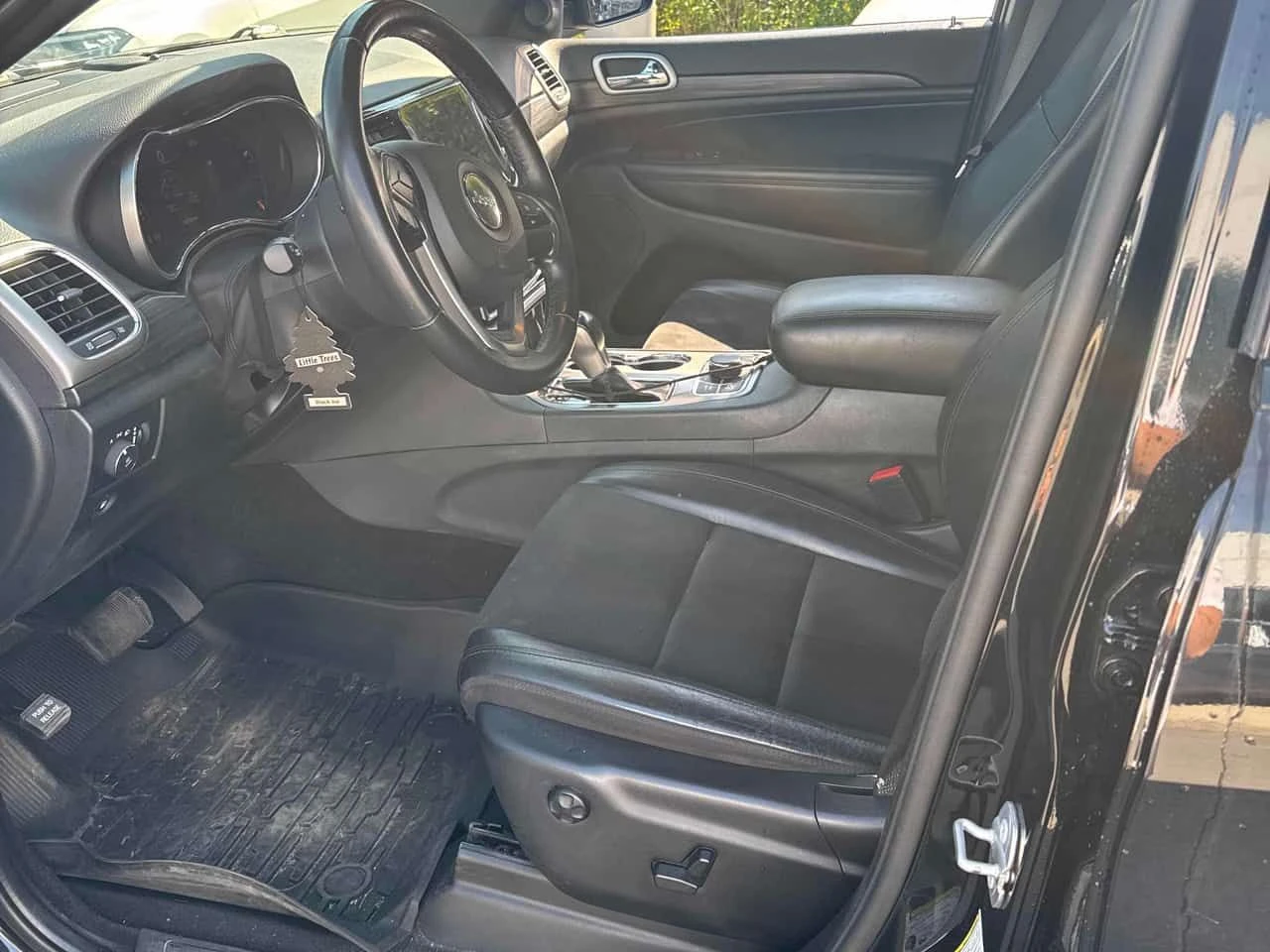 Jeep Grand cherokee * Altitude * CARFAX * БЕЗ ПЪРВОНАЧАЛНА ВНОСКА, снимка 5 - Автомобили и джипове - 55435423