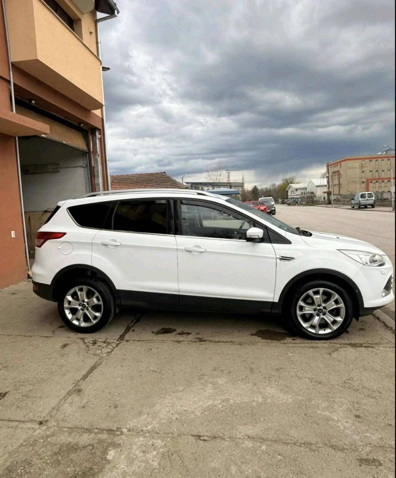 Ford Kuga, снимка 4 - Автомобили и джипове - 55779602