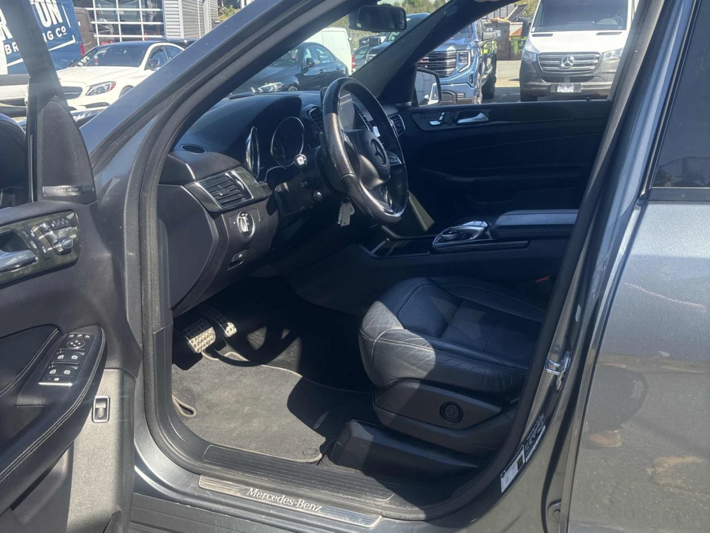 Mercedes-Benz GLE 400 AMG-pack* 360* Distr* Harman/Kardon, снимка 6 - Автомобили и джипове - 55945730