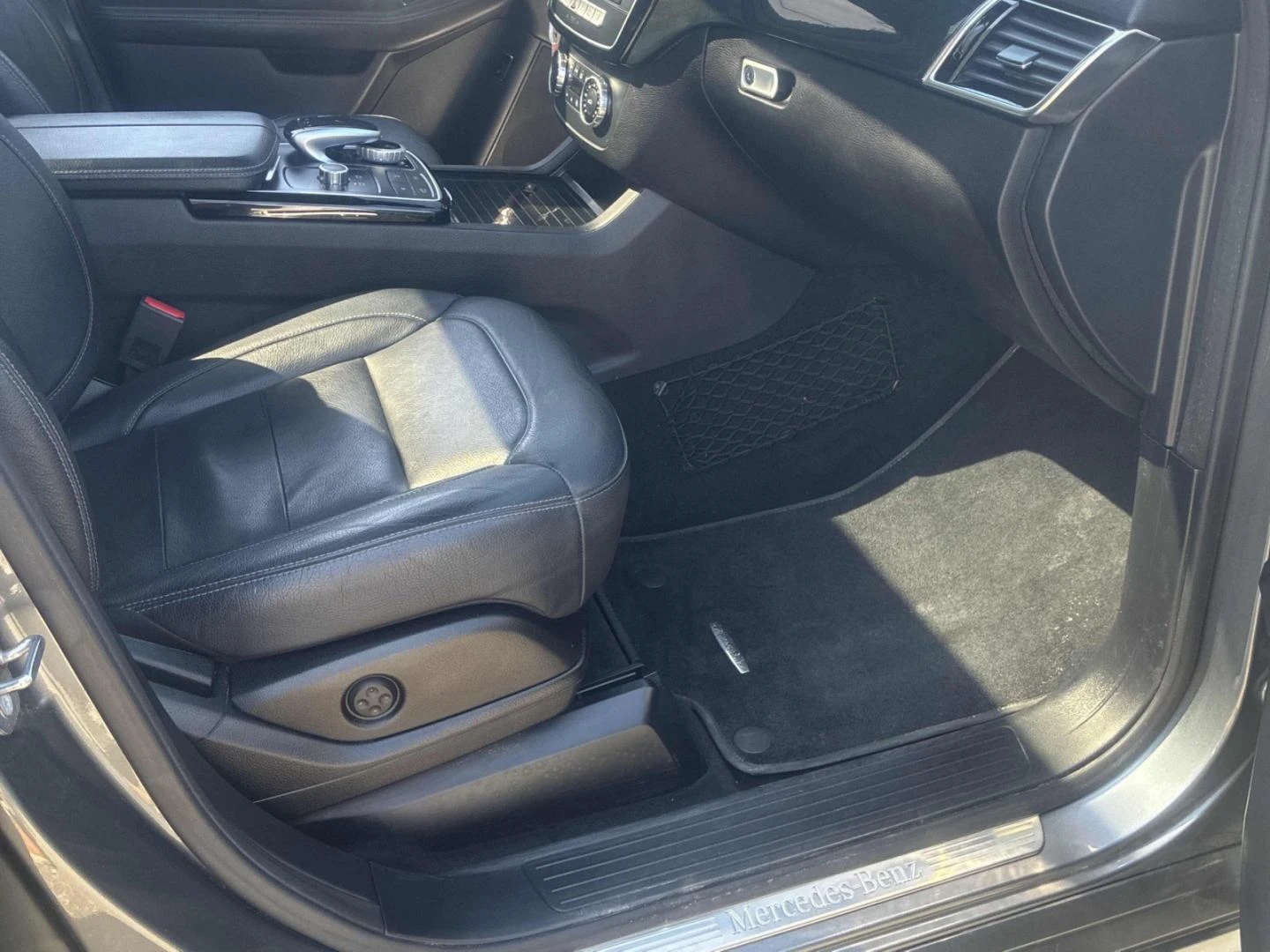 Mercedes-Benz GLE 400 AMG-pack* 360* Distr* Harman/Kardon, снимка 11 - Автомобили и джипове - 55945730